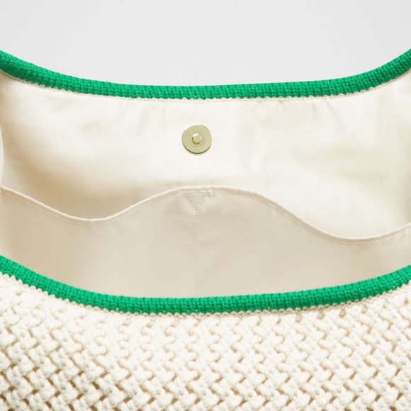 lululemon athletica Cream Woven Tote with Green Trim - Picture 4 of 5